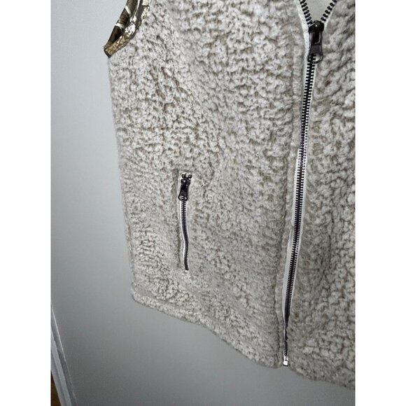 Reel Tree beige with camo lining Sherpa zip up vest Women's Size Medium - Picture 3 of 11